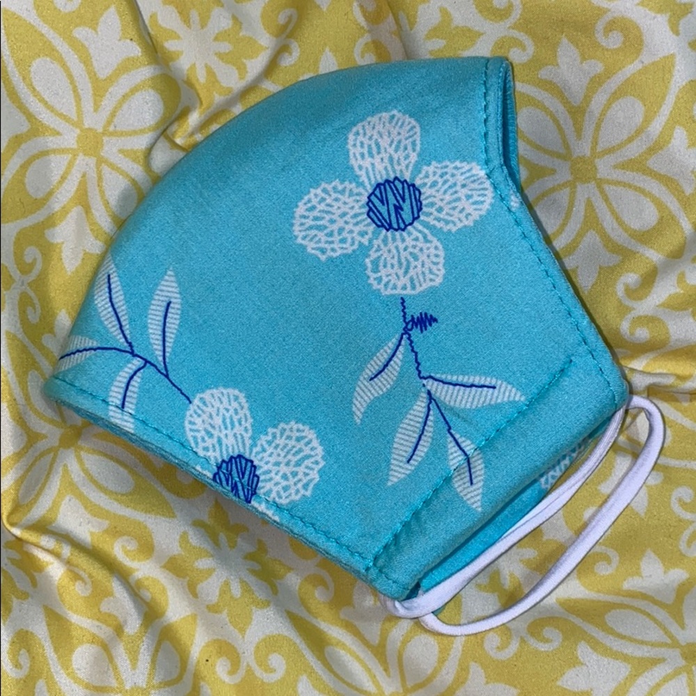 Brand new mask nwot fashion baby blue